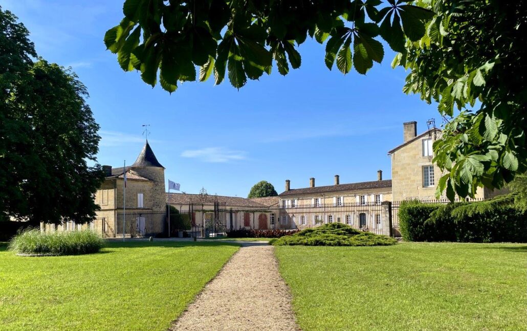Nos autocars au cœur de l&rsquo;œnotourisme bordelais